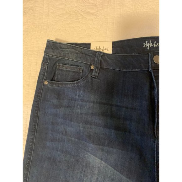 Style & Co Blue Mid Rise Capri Jeans 18 - Picture 2 of 5